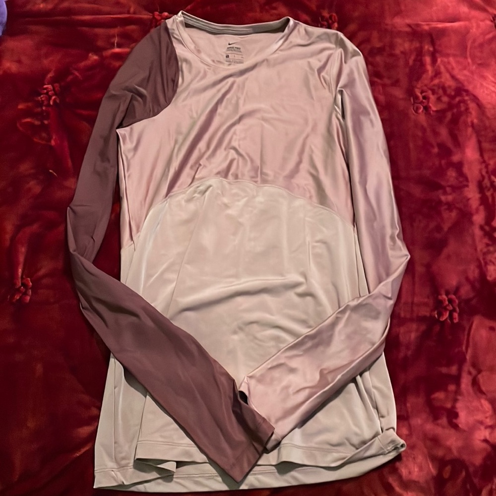 Nike Pro Hypercool long sleeved chic top